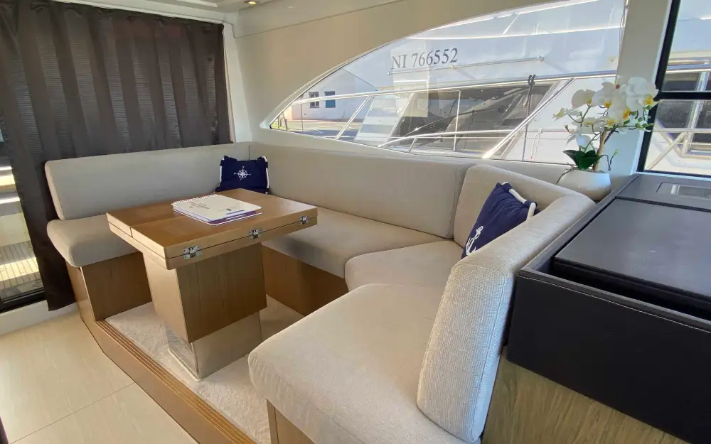 slider 21 Beneteau Gran Turismo 49 Fly