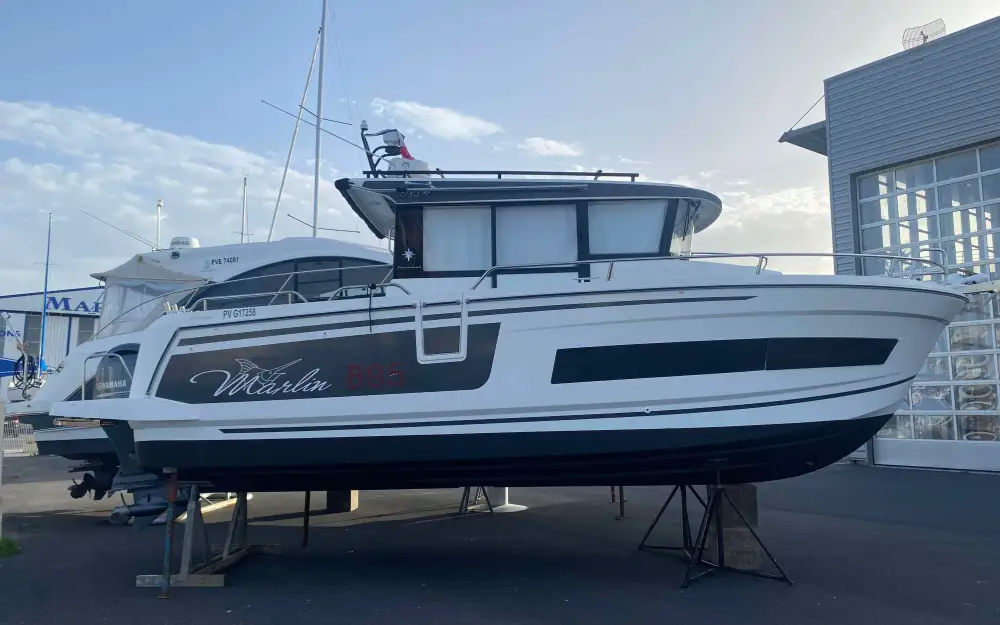 JeanneauMerry Fisher 895 Marlin