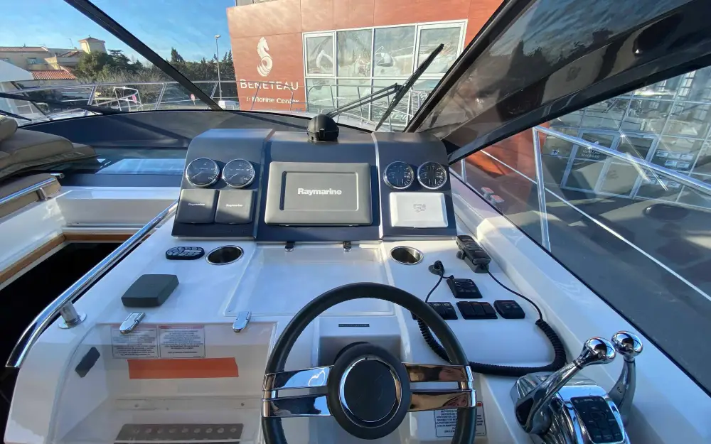 slider 15 Sealine  SC 47