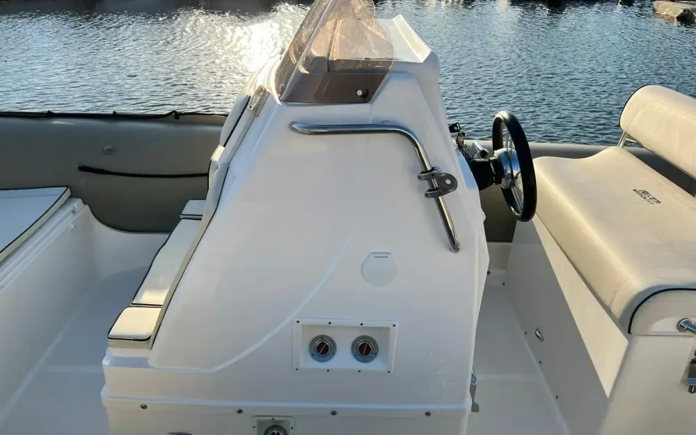 slider 7 Joker Boat Clubman 26