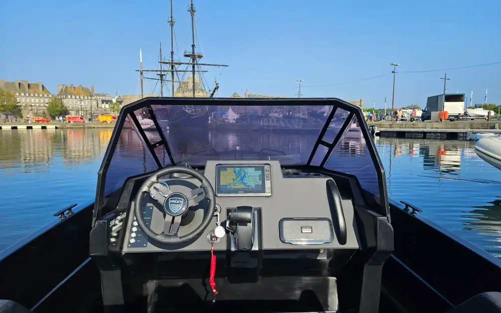 slider 9 Iron Boats  767