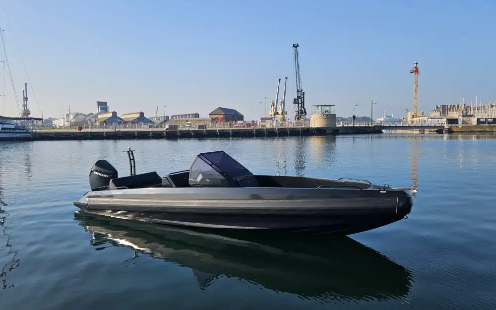 slider 3 Iron Boats  767