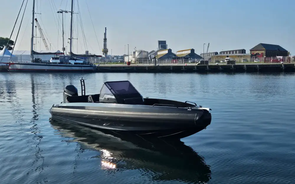 slider 4 Iron Boats  767