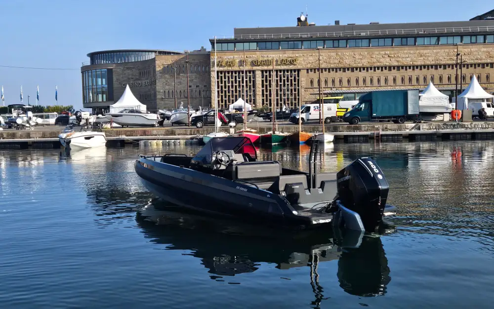 slider 5 Iron Boats  767