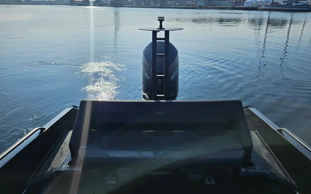 slider 8 Iron Boats  767