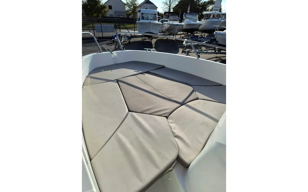 slider 13 Jeanneau Cap Camarat 5.5 CC Serie 2