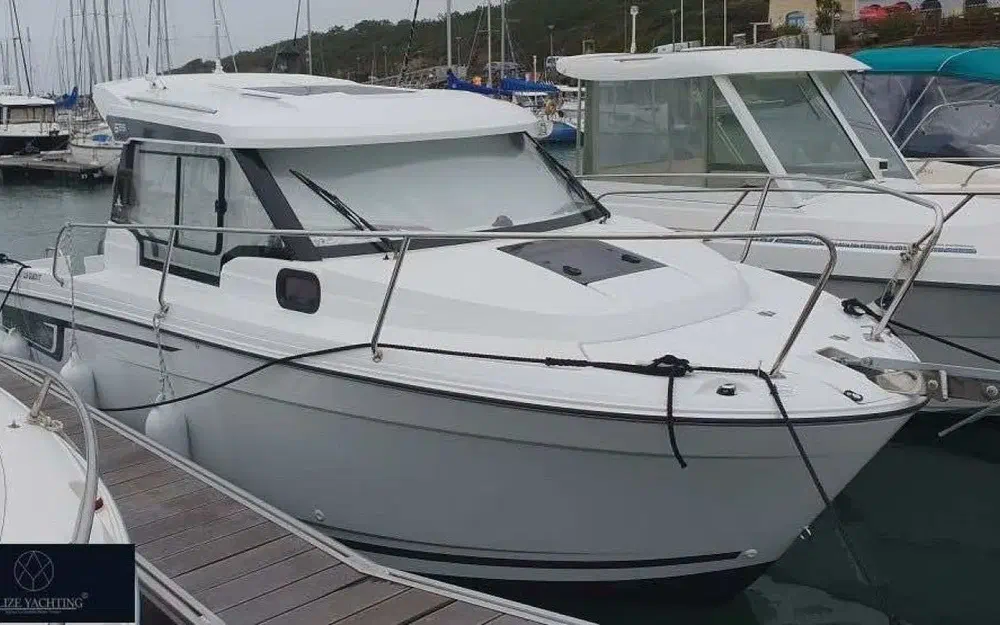 slider 0 Jeanneau Merry Fisher 695