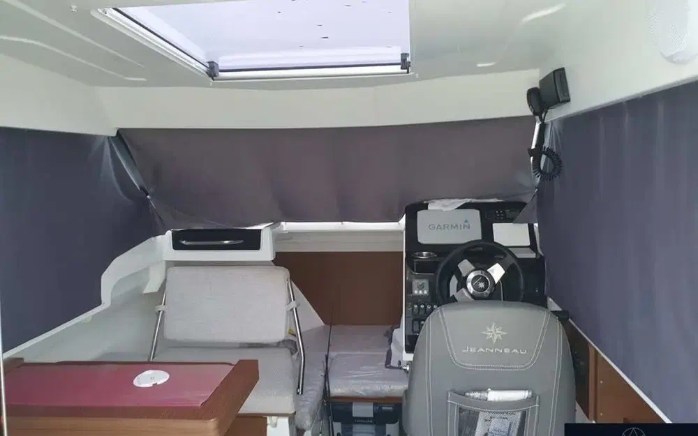 slider 1 Jeanneau Merry Fisher 695