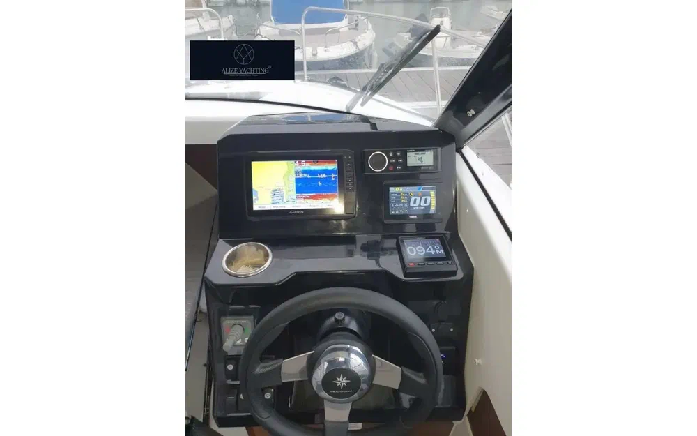 slider 2 Jeanneau Merry Fisher 695