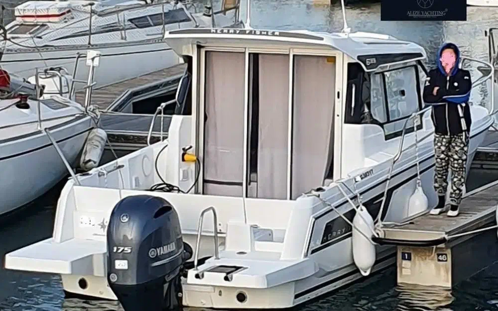 slider 4 Jeanneau Merry Fisher 695