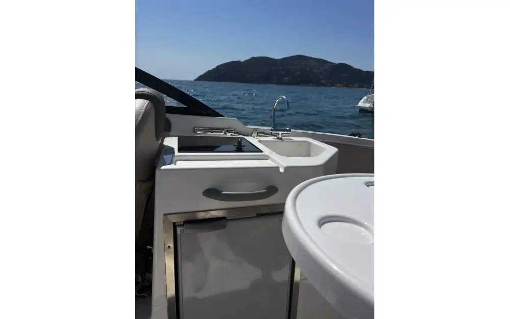 slider 3 Bayliner VR6 Cuddy