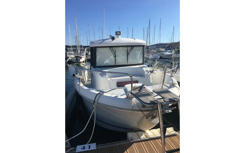 slider 1 Jeanneau Merry Fisher 855