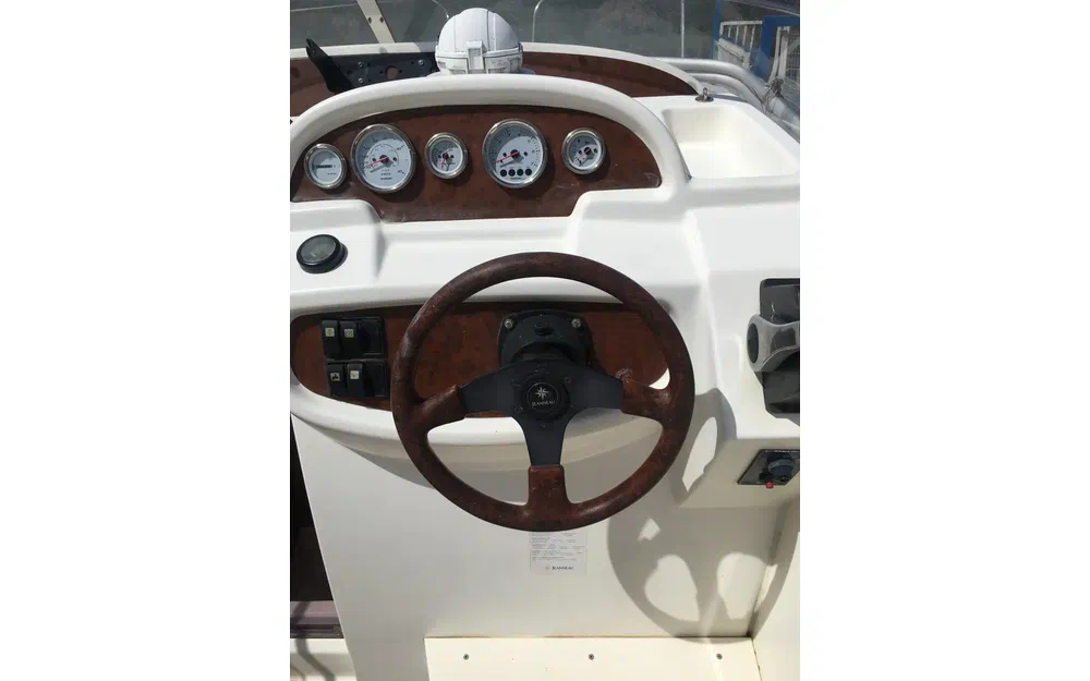 slider 3 Jeanneau Cap Camarat 755