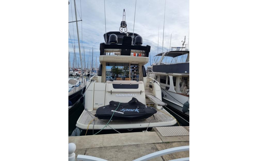 slider 1 Beneteau Monte Carlo 6