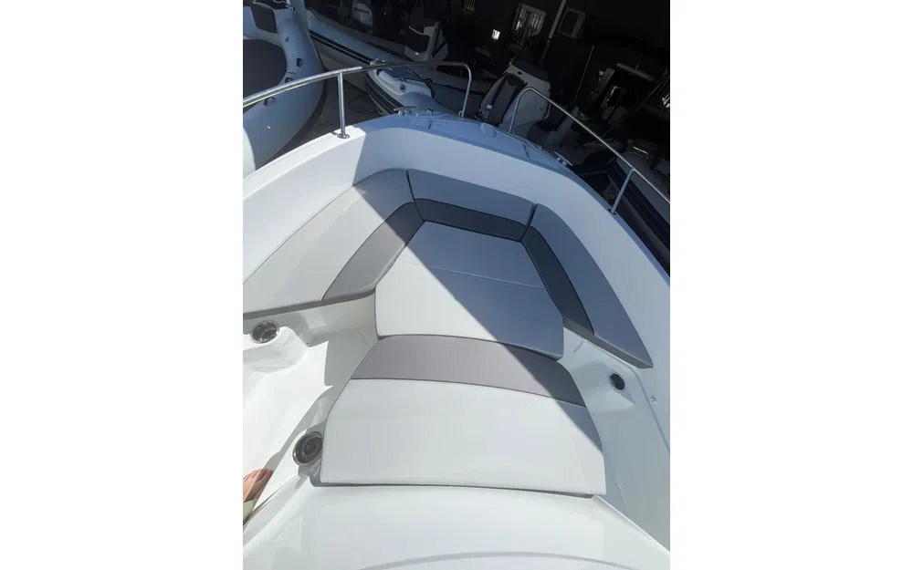 slider 9 Jeanneau Cap Camarat 6.5 CC