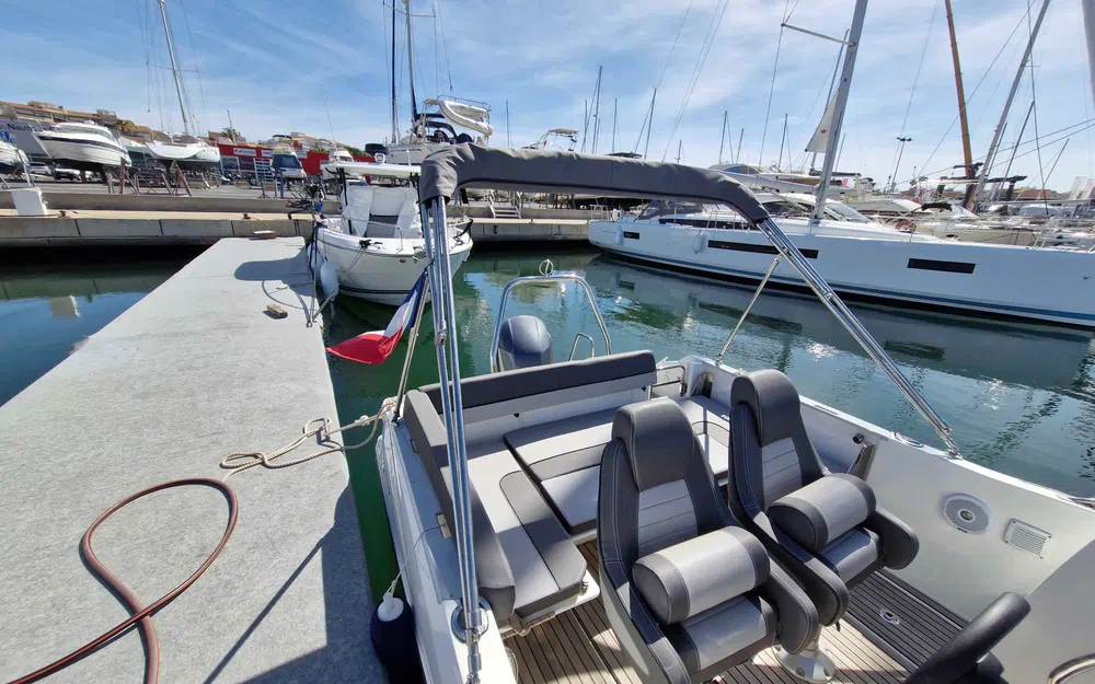 slider 11 Jeanneau Cap Camarat 6.5 WA