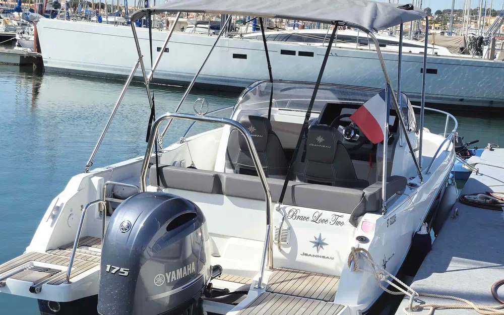 slider 12 Jeanneau Cap Camarat 6.5 WA