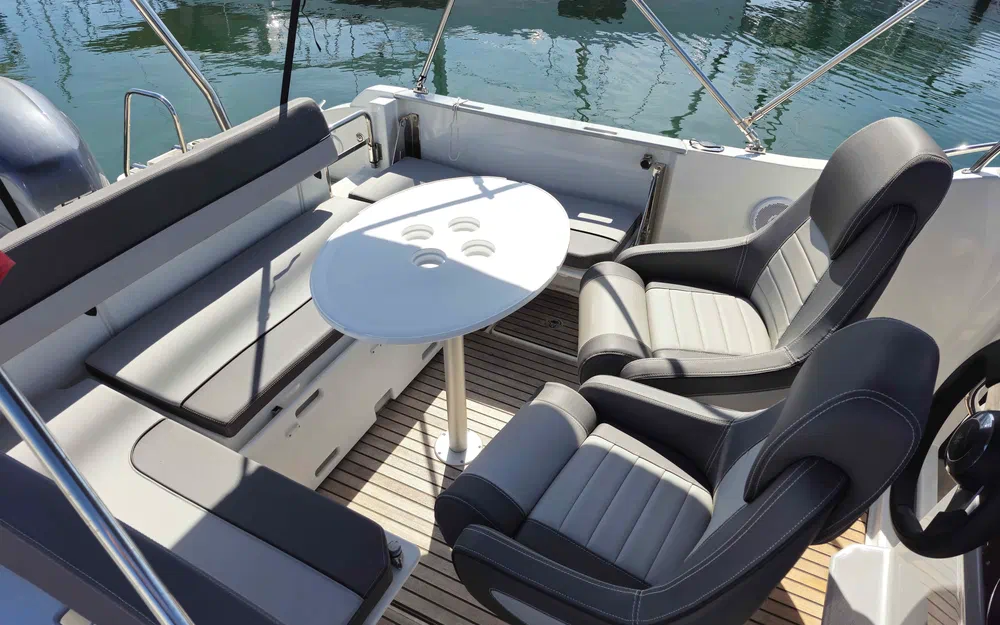 slider 1 Jeanneau Cap Camarat 6.5 WA