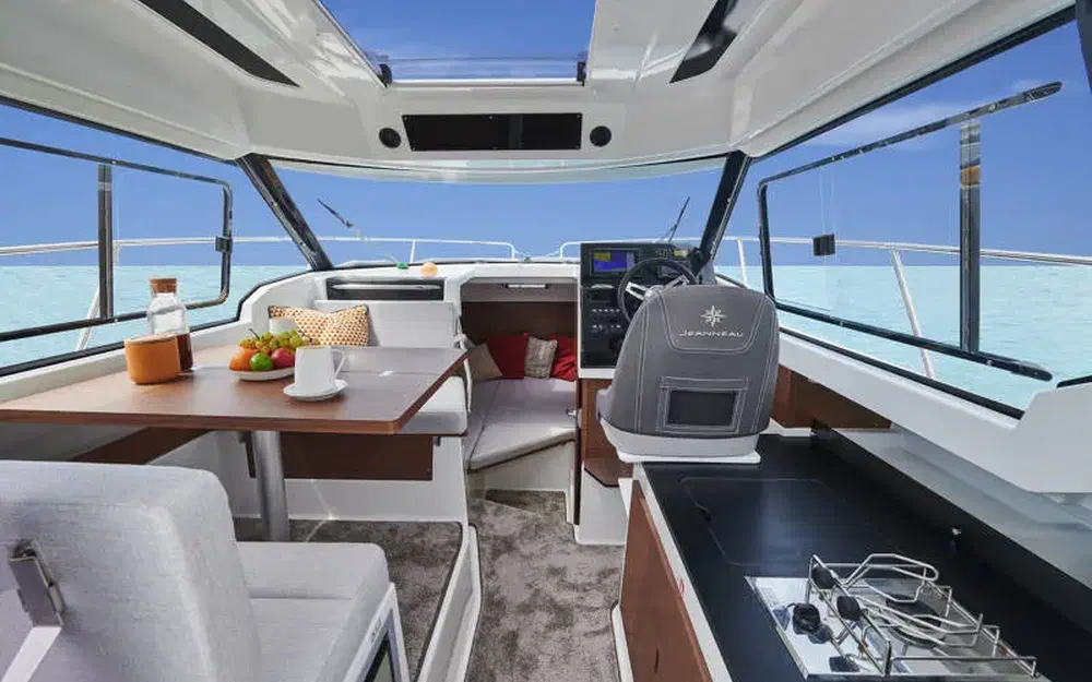 slider 2 Jeanneau Merry Fisher 795