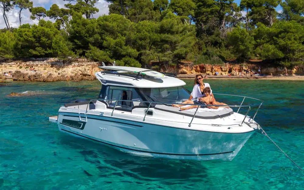 slider 8 Jeanneau Merry Fisher 795