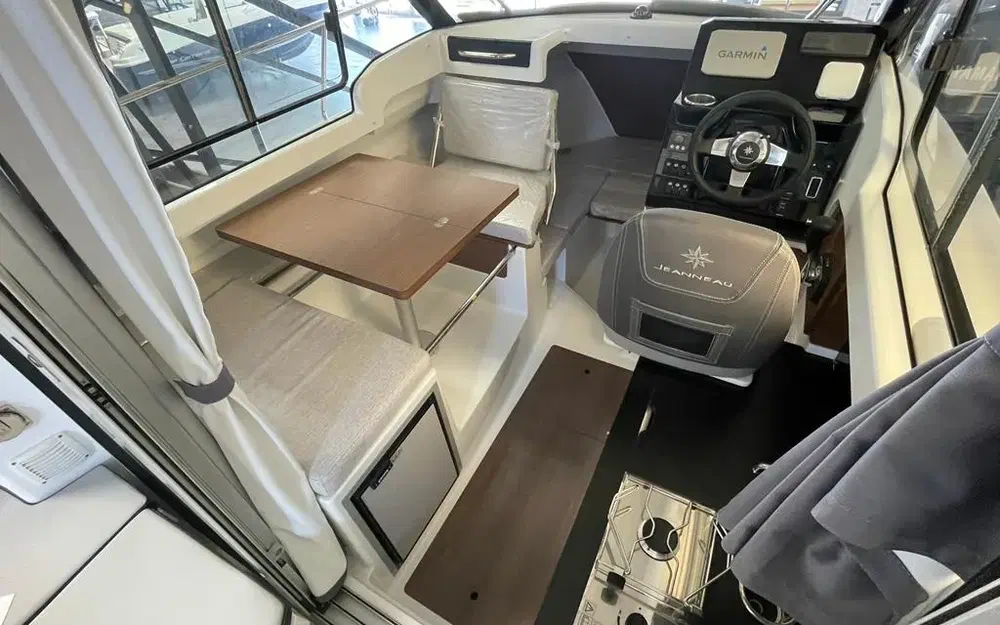 slider 9 Jeanneau Merry Fisher 695