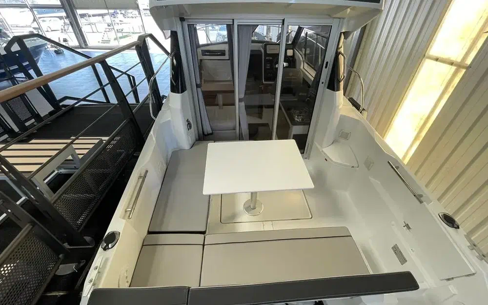 slider 15 Jeanneau Merry Fisher 695