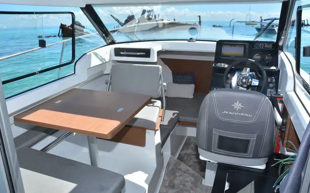 slider 1 Jeanneau Merry Fisher 695