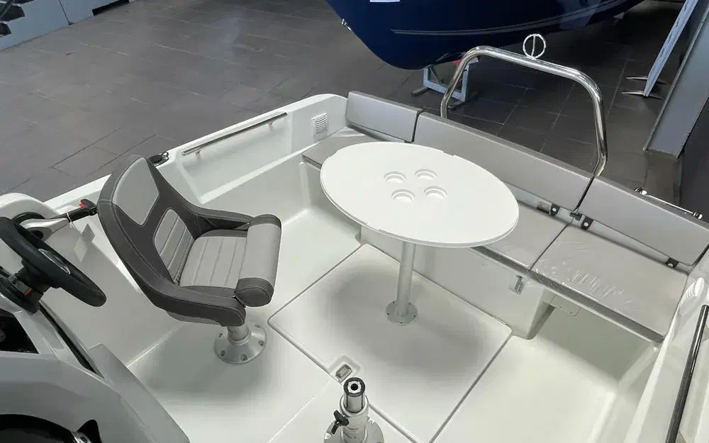 slider 11 Jeanneau Cap Camarat 5.5 WA