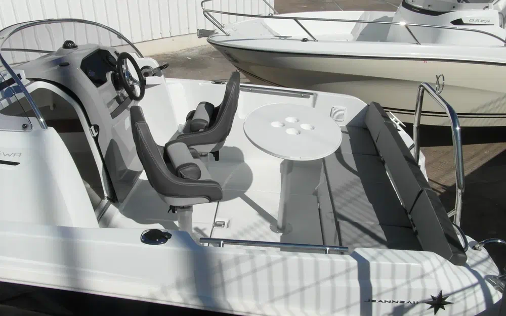 slider 7 Jeanneau Cap Camarat 5.5 WA