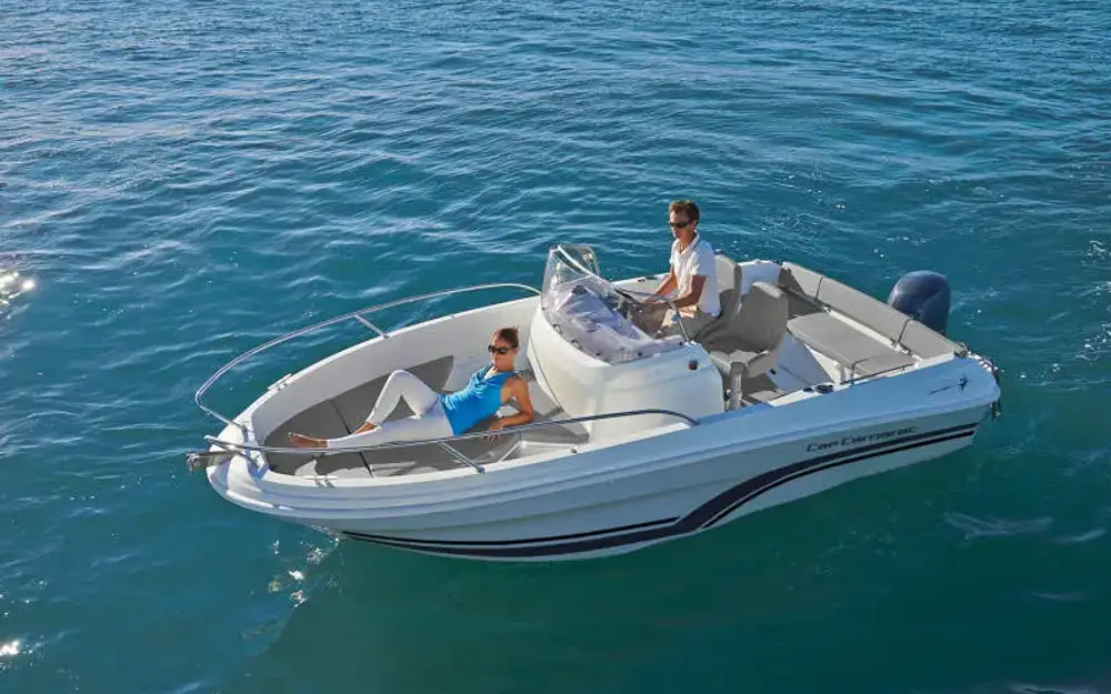slider 1 Jeanneau Cap Camarat 5.5 CC Serie 2