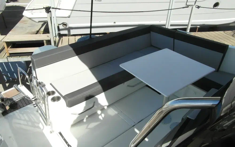 slider 9 Jeanneau Merry Fisher 895