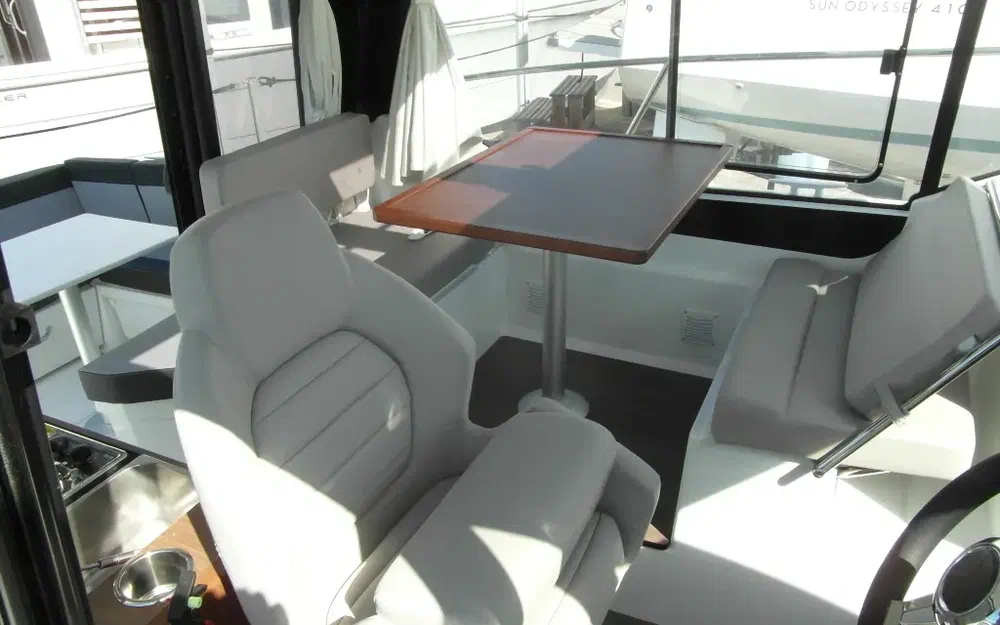 slider 5 Jeanneau Merry Fisher 895