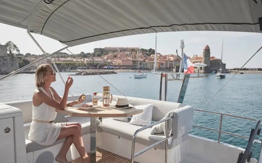 slider 2 Prestige Yachts 420 Fly
