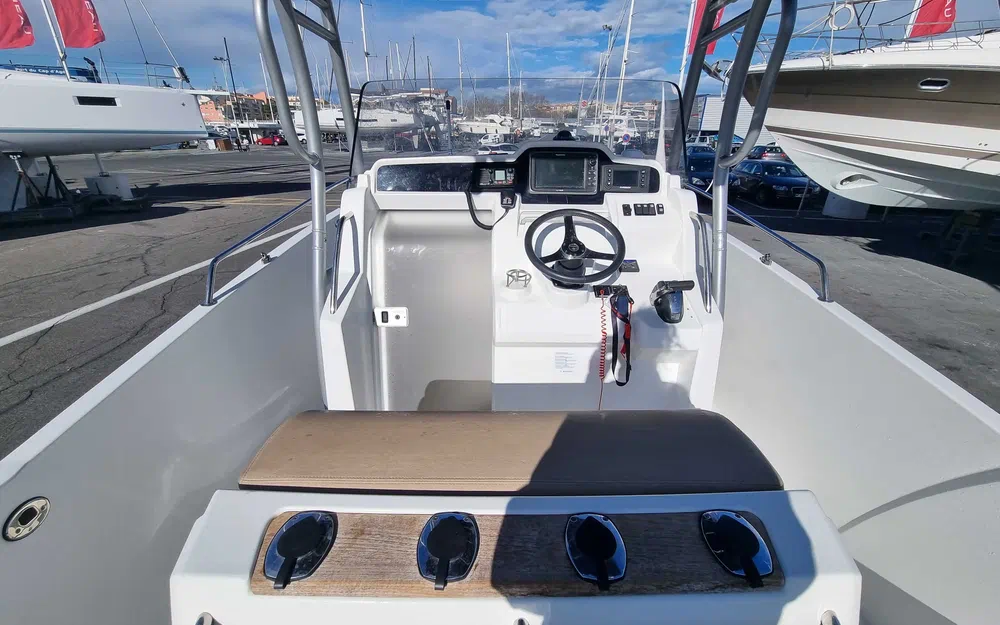 slider 1 Jeanneau Cap Camarat 7.5 CC