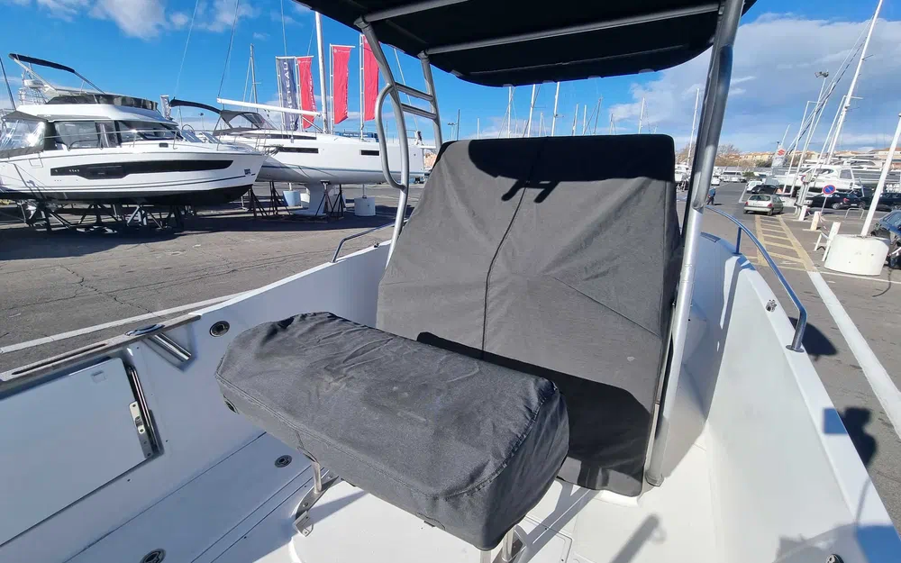 slider 5 Jeanneau Cap Camarat 7.5 CC