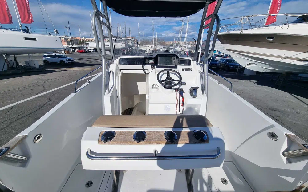 slider 7 Jeanneau Cap Camarat 7.5 CC