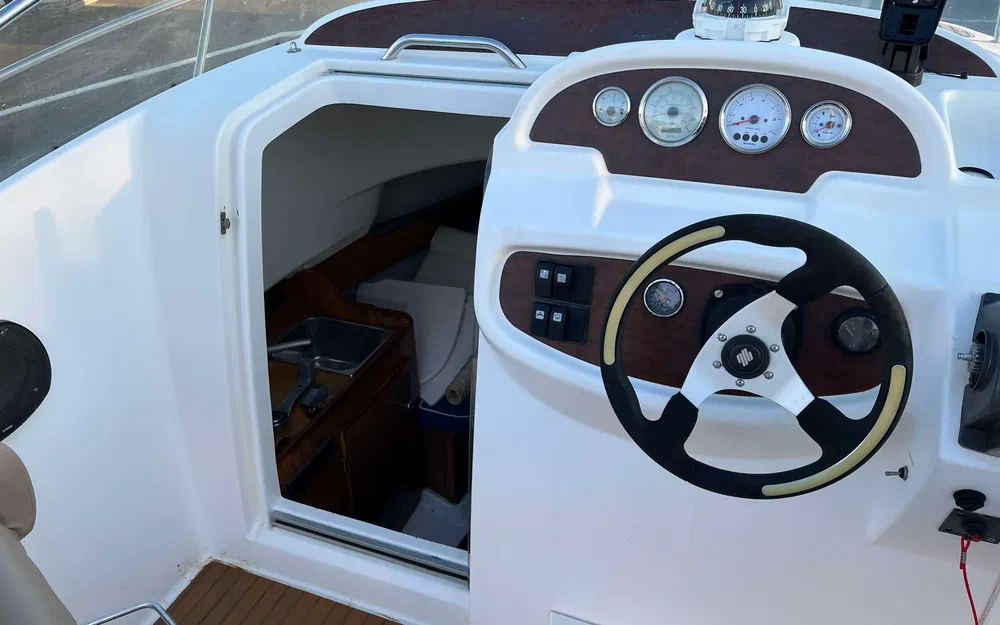 slider 11 Jeanneau Cap Camarat 755