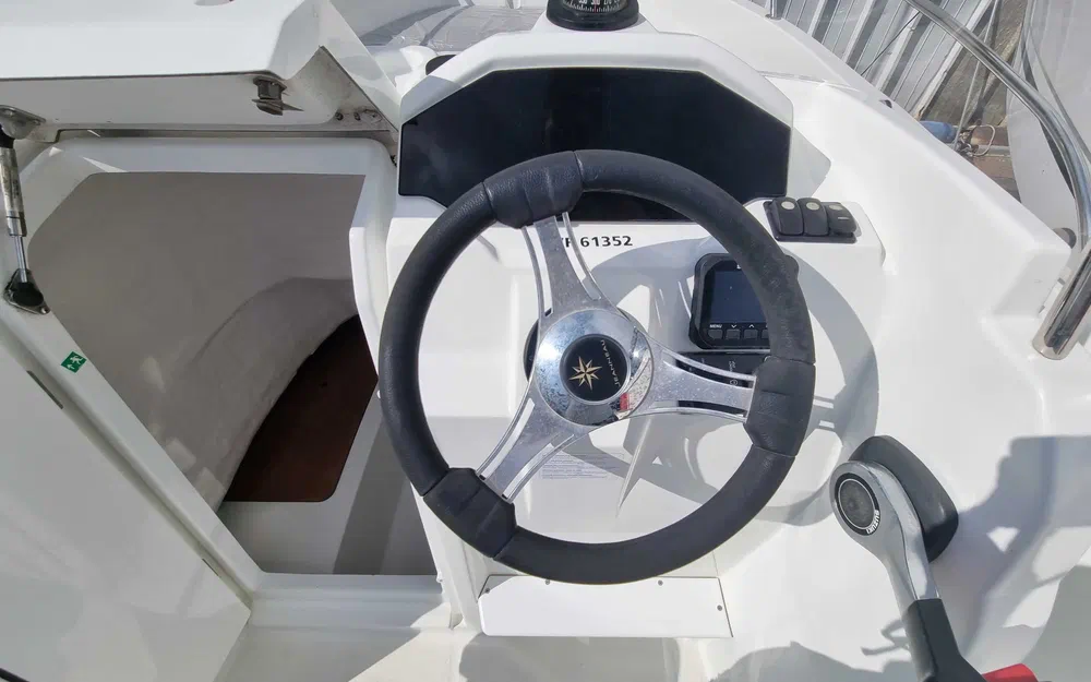 slider 9 Jeanneau Cap Camarat 5.5 CC