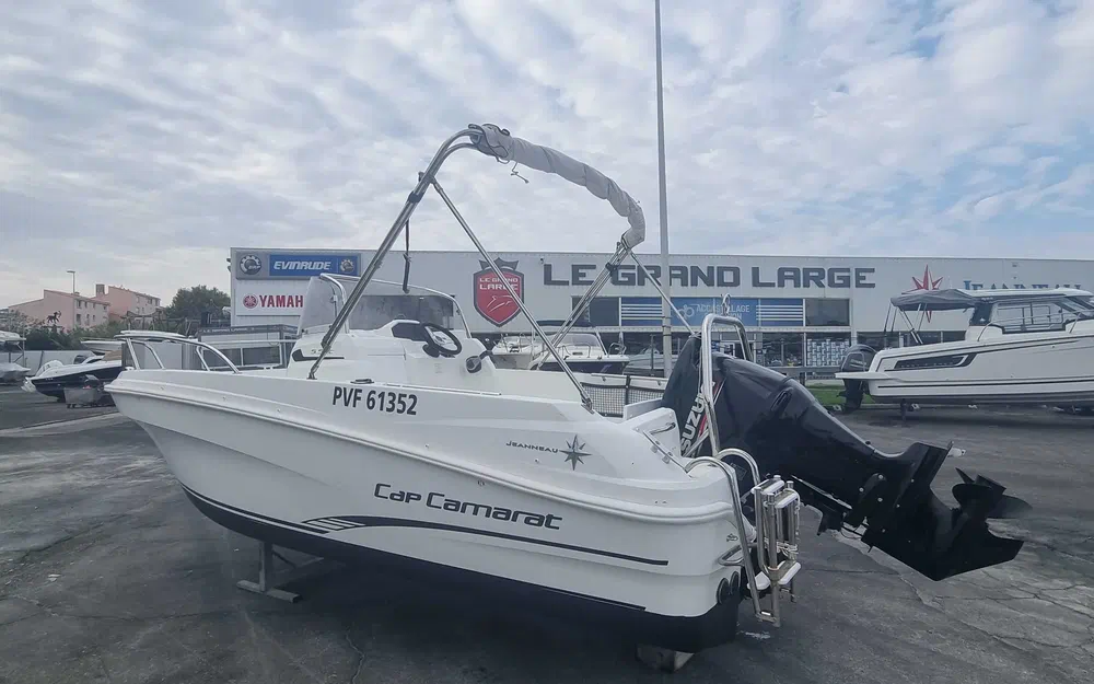 slider 4 Jeanneau Cap Camarat 5.5 CC