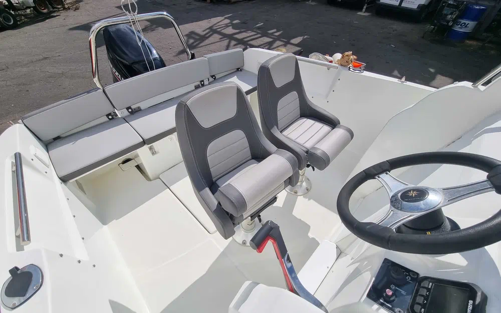 slider 6 Jeanneau Cap Camarat 5.5 CC