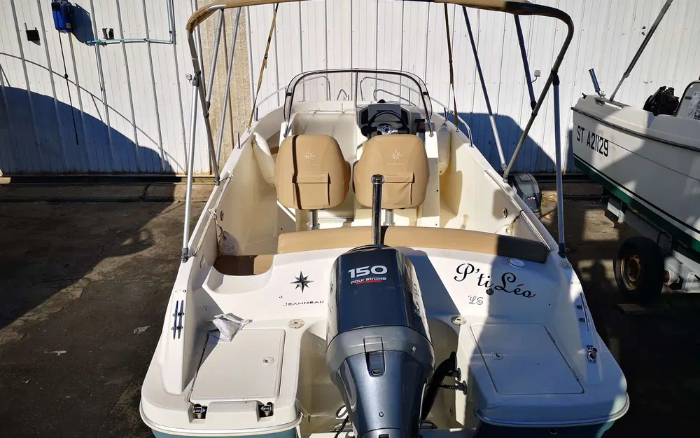 slider 4 Jeanneau Cap Camarat 6.5 WA