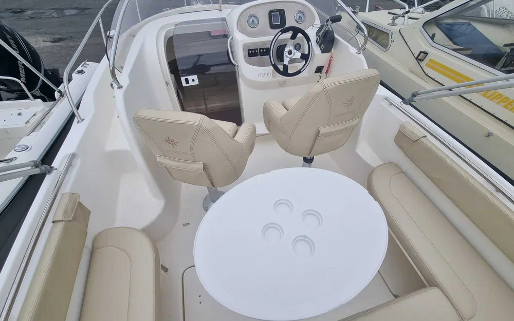 slider 12 Jeanneau Cap Camarat 715