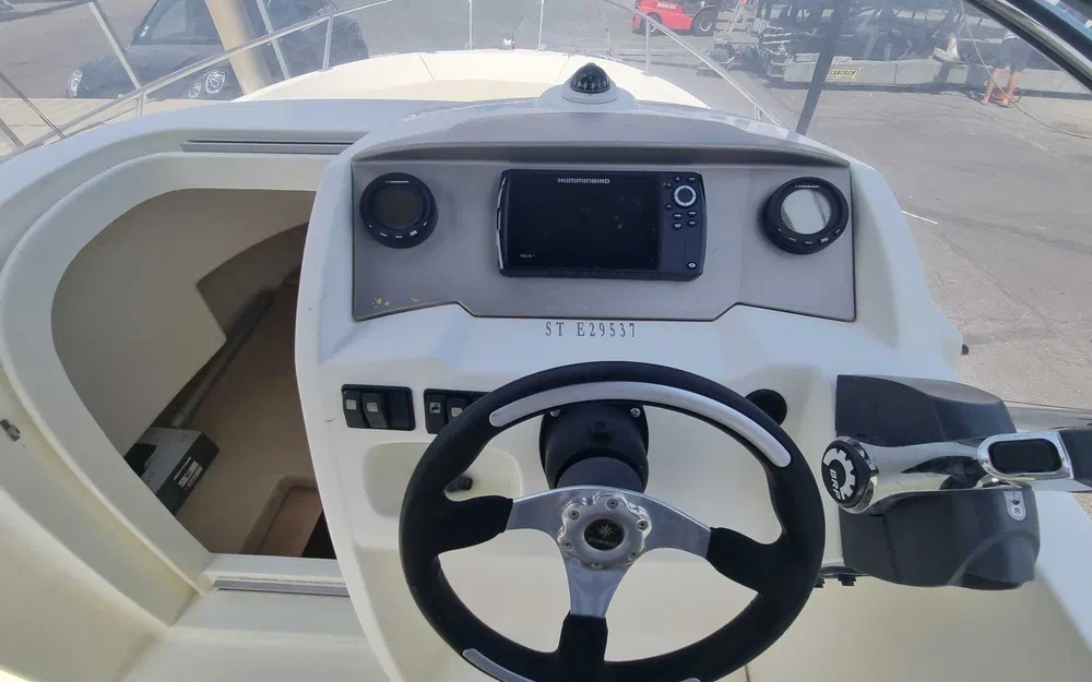 slider 5 Jeanneau Cap Camarat 635