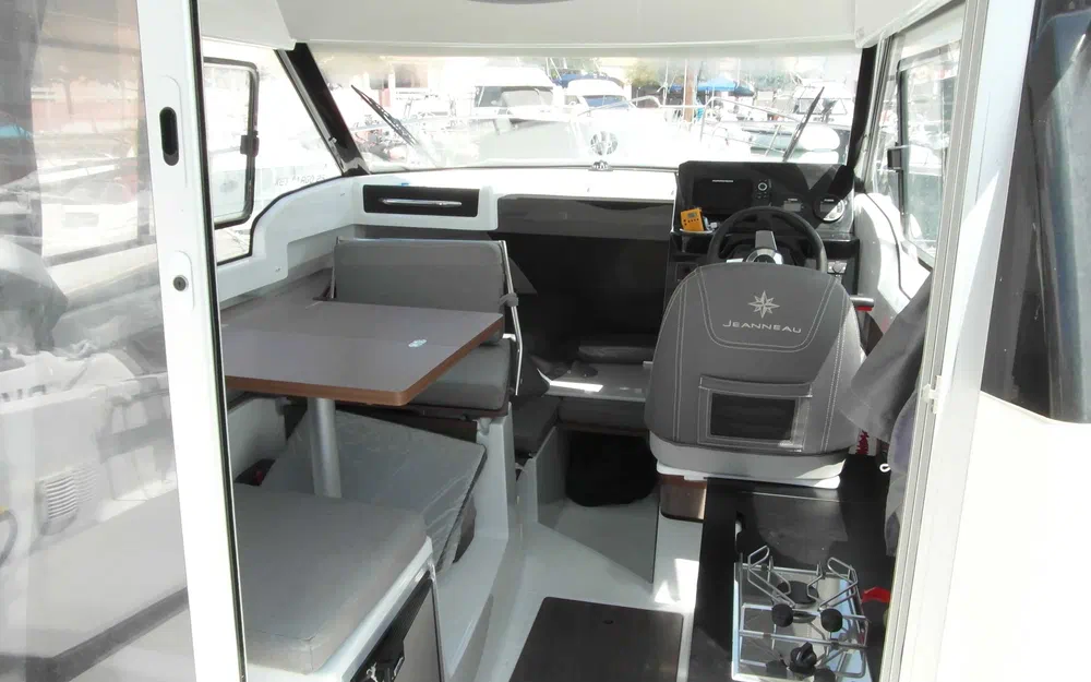 slider 2 Jeanneau Merry Fisher 695