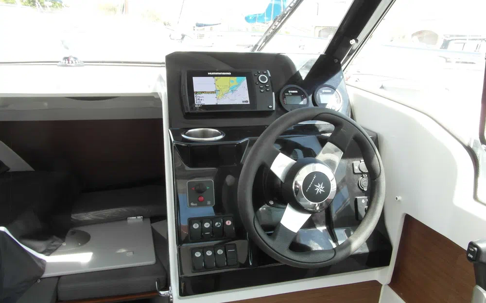 slider 5 Jeanneau Merry Fisher 695