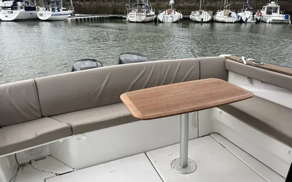 slider 8 Beneteau Antares Serie 9