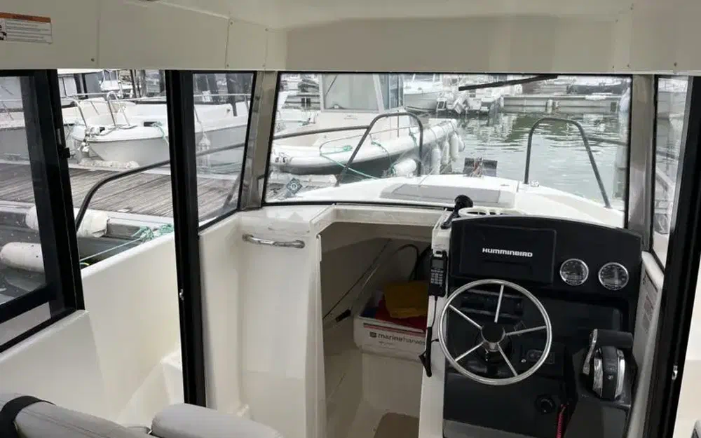slider 3 Quicksilver Activ 705 Pilothouse