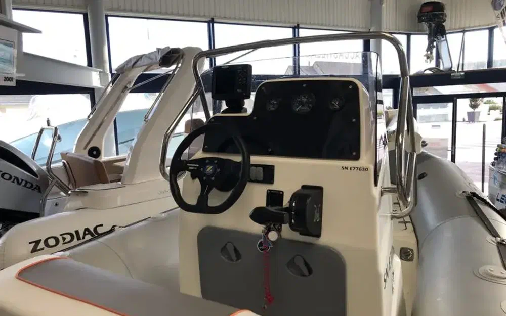 slider 8 Zodiac Pro Open 550