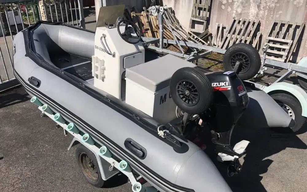 slider 2 Bombard Typhoon 420