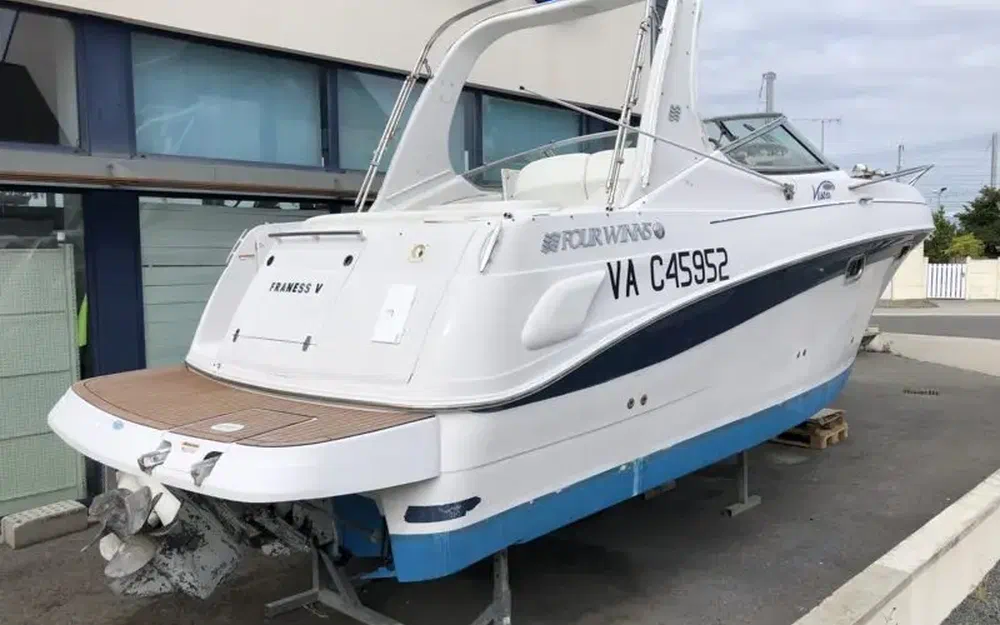 slider 1 Four Winns Vista 268